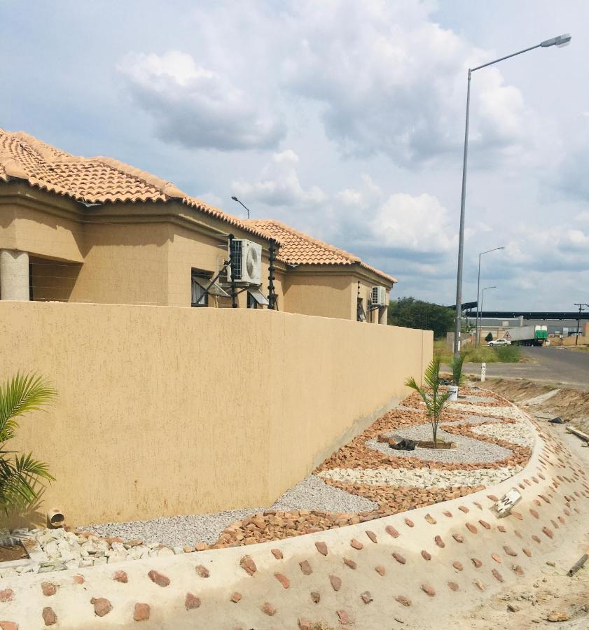 Infinity Bnb Gaborone Eksteriør billede
